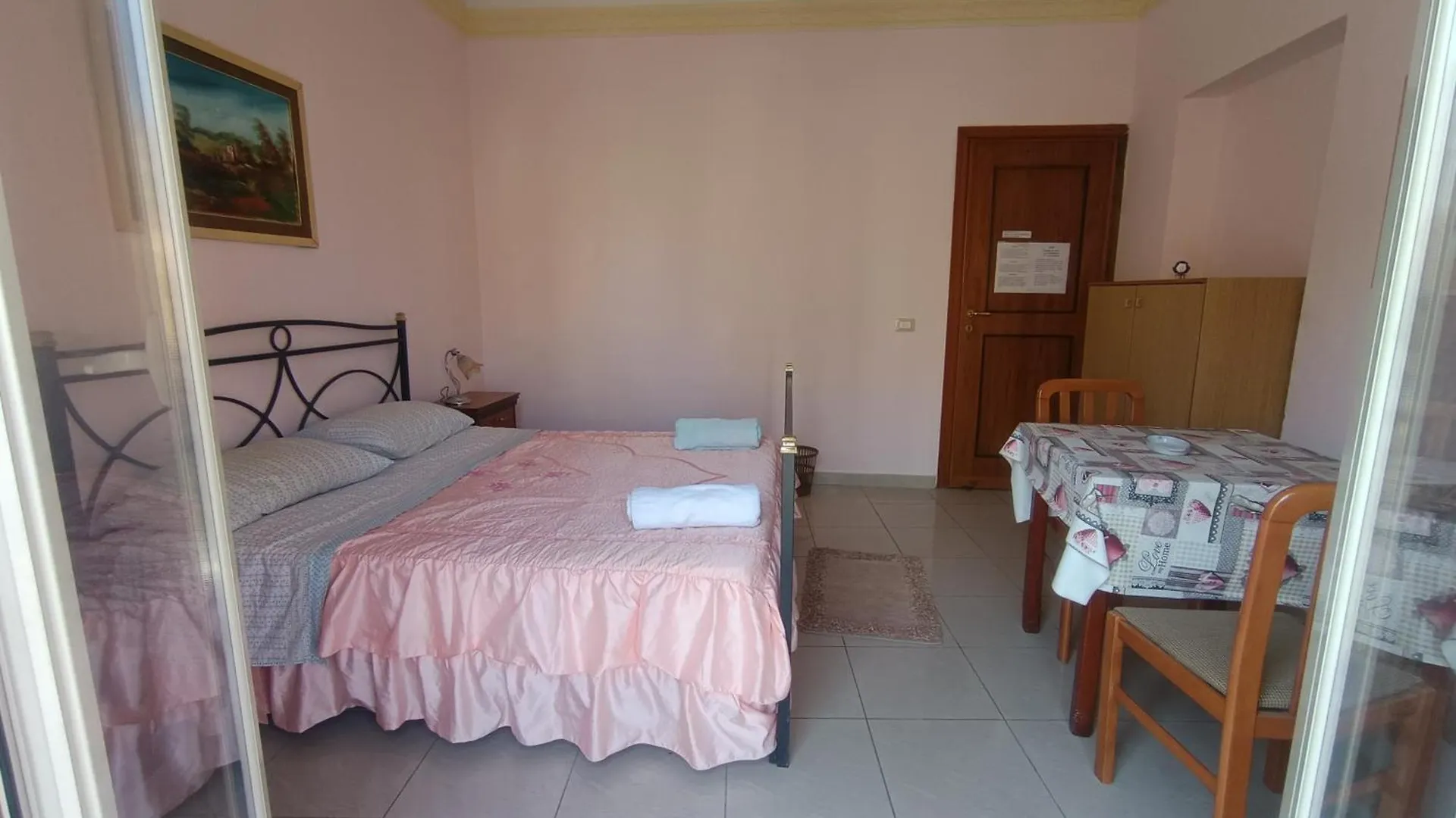 Homestay Alloggio Dei Mille Palermo Italy