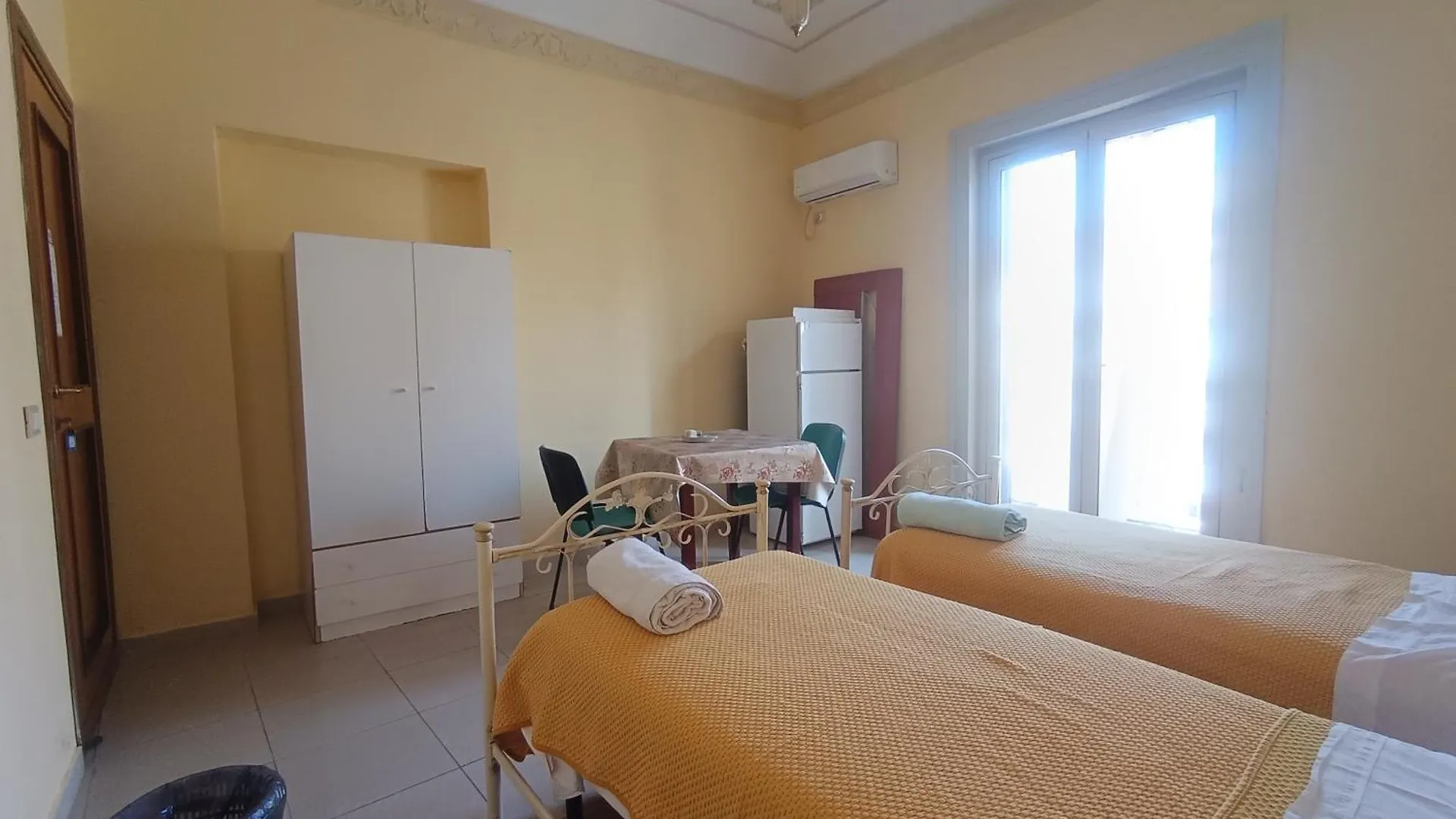 Homestay szállás Alloggio Dei Mille Palermo